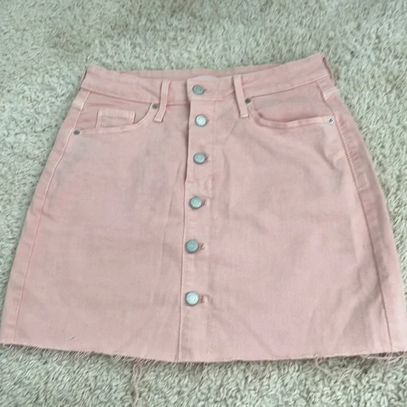 PRE-LOVED ♻️
Pink mini skirt. - Picture 1 of 3